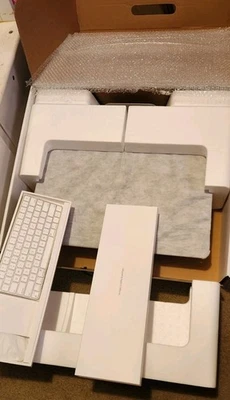 Apple iMac A2116 21.5" i5-8500 6-Core 3GHz 8GB RAM 1TB Fuzion SSD W/ Box magic 2 - Image 1 of 4