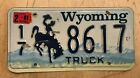 2001 WYOMING GRAPHIC BUCKING BRONCO TRUCK LICENSE PLATE " 17 8617 " WY GILETTE
