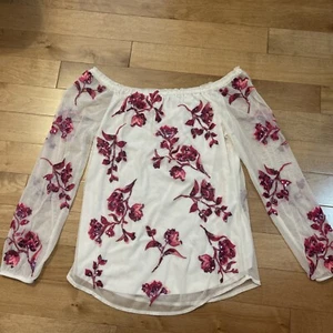 EUC White House Black Market Long Sleeve Blouse Embroil Sequin Roses Size S - Picture 1 of 9