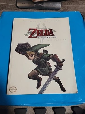 Legend of Zelda Twilight Princess Wii Strategy Guide Premiere Edition No Poster - Image 1 of 4