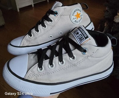 Zapatos medianos Converse CTAS Street Light beige grandes para niños, talla 1 Foto 1 de 4