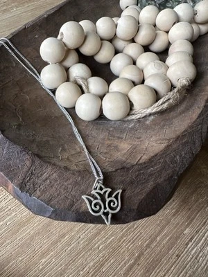 "Colgante James Avery Paloma Descendente Plata de Ley 925 y Cadena Bordillo Ligero de 18""" Foto 1 de 4