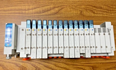 SMC ETHERNET/IP EX260-SEN1 SY5200-5U1 SY5300-5U1 PNEUMATIC VALVE BANK WISCONSIN - Image 1 of 4