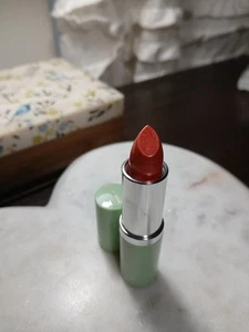 Clinique Different Rossetto Pompelmo Zuccherato Full Size Nuovo senza scatola - Foto 1 di 1