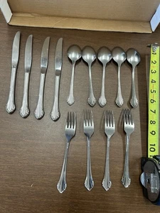 Oneida USA Bittersweet/Repose set of flatware knives,spoons and forks - Picture 1 of 9