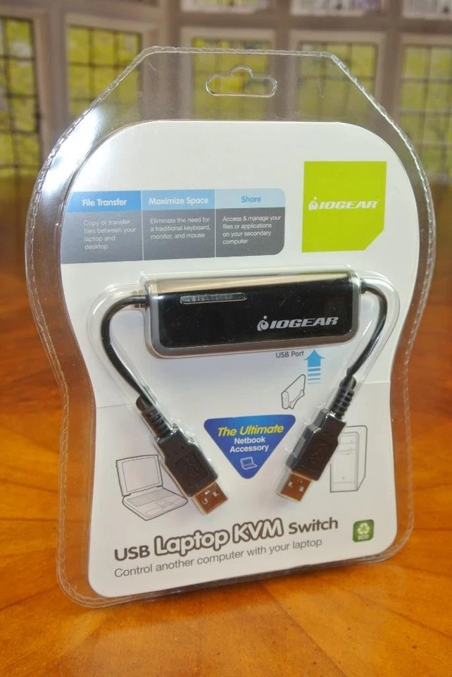 IOGEAR USB 2.0 Laptop KVM Switch with File Transfer & 1 USB Port Model # GCS661U - Image 1 of 1