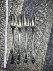 4 Oneida Community Grosvenor Dinner Forks 7 5/8” Embellished Handle Silver Plate - Picture 1 of 1