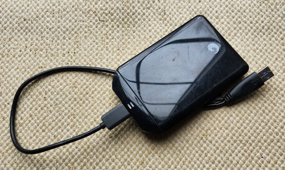 Seagate FreeAgent GoFlex 9ZF2A5-500 1TB USB External Hard Drive Tested Works - Image 1 of 4