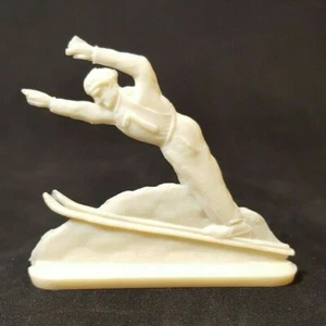 1950 SNOW SKI JUMPER invierno Figura de margarina alemana premio plástico sin marca 088 - Imagen 1 de 3