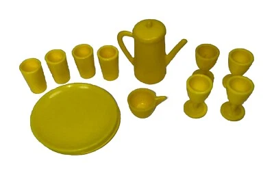 Barbie Muñeca Juego Platos Jarra Plato Tazas Cocina Amarillo Foto 1 de 2