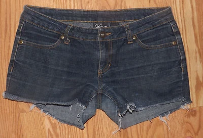 CITY STREETS CUTOFF  SIZE 7 SEXY SHORT SHORTS WOMENS LOW RISE JEAN SHORTS - Image 1 of 3