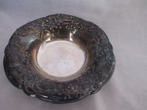 Vintage Silverplate * Grape Vine * berry / desert bowl 6 1/2 Embossed Pilgrim Co - Picture 1 of 8