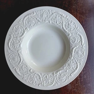 Ivory Wedgwood Rimmed Bowls 3pc Embossed “Patrician” Etruria Barlaston England - Picture 1 of 9