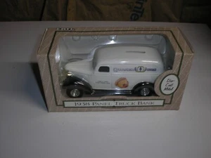 Vintage 1904-1993 Ertl 1/25 Quaker Oaks Cereals 1938 Chevy Panel Van Bank - Picture 1 of 3