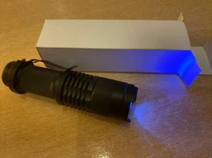 Antorcha LED Zoomabe Ultravioleta UV - Lámpara Equipo de Caza Fantasmas BATERÍAS GRATIS - Imagen 1 de 3