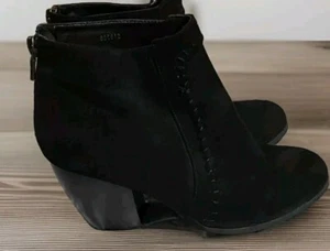 Charlotte Russe Black Zip Up Back Booties Size 9 - Picture 1 of 3