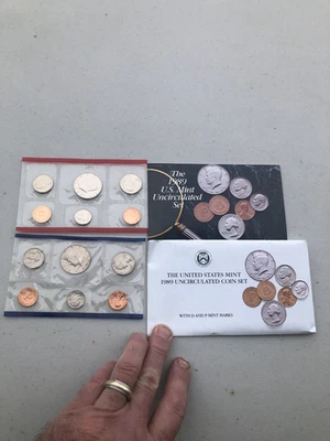 1989 PD US Mint Uncirculated Set Original Government Packaging 10 coins - Image 1 of 4