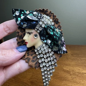 Vintage Brooch Flapper Rhinestone Hand Painted Stunning - Picture 1 of 8