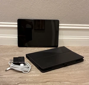 Amazon Fire Tablet HD 10 (11th Gen) 64 GB Ex Cond. - Picture 1 of 10