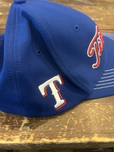 Gorra de béisbol ajustada Titleist X Texas Rangers azul talla L-XL poli spandex para hombre - Imagen 1 de 3