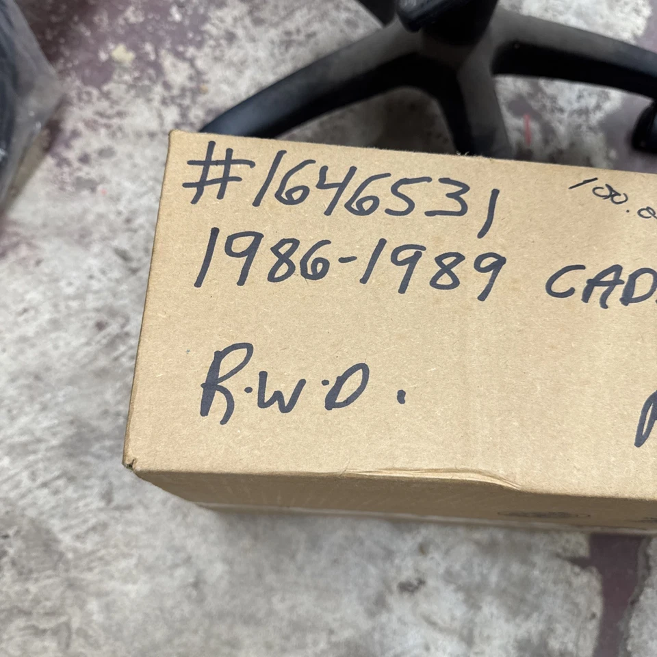 GM 1646531 A/C компрессор на конденсатор линии 1986-89 Cadillac Fleetwood RWD новый из старых запасов - Изображение 1 из 4