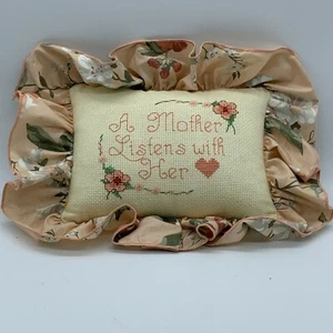 Handkreuzgenähtes Kissen Wandbehang Eine Mutter hört mit ihrem Herzen - Bild 1 von 5