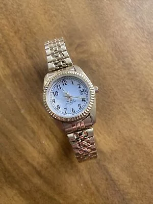 Vintage Ladies M & M Water Resistant 100 Ft Quartz Wrist Watch Date Oyster Style - image 1 of 4