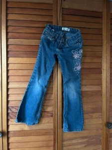 L.E.I. Gabby Lourise Boot Cut Jeans Girls Embroidered Butterflies & Hearts Y2K  - Picture 1 of 5