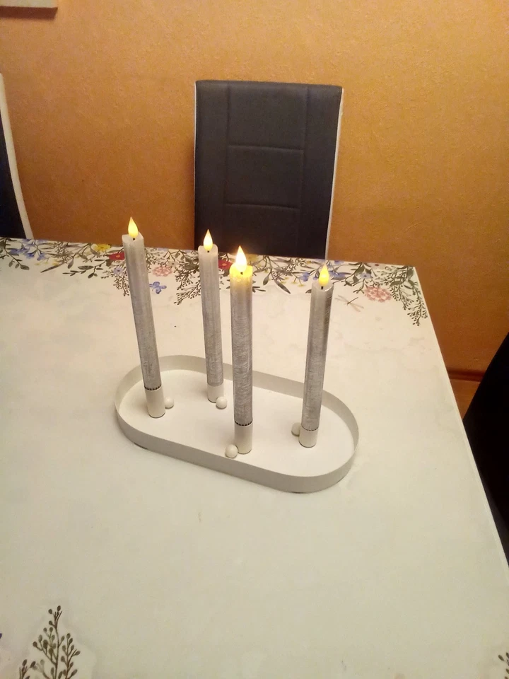 Dekotablett mit Kerzenhalter + 4 LED Kerzen silber - Bild 1 von 1