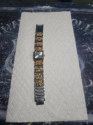 Reloj de cuarzo Hugo para mujer con correa con estampado de leopardo/NUEVO/LEER  Foto 1 de 4