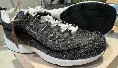 Easy Spirit Women’s SE Romy 25 Black / White Sneakers Size 6 - Image 1 of 4