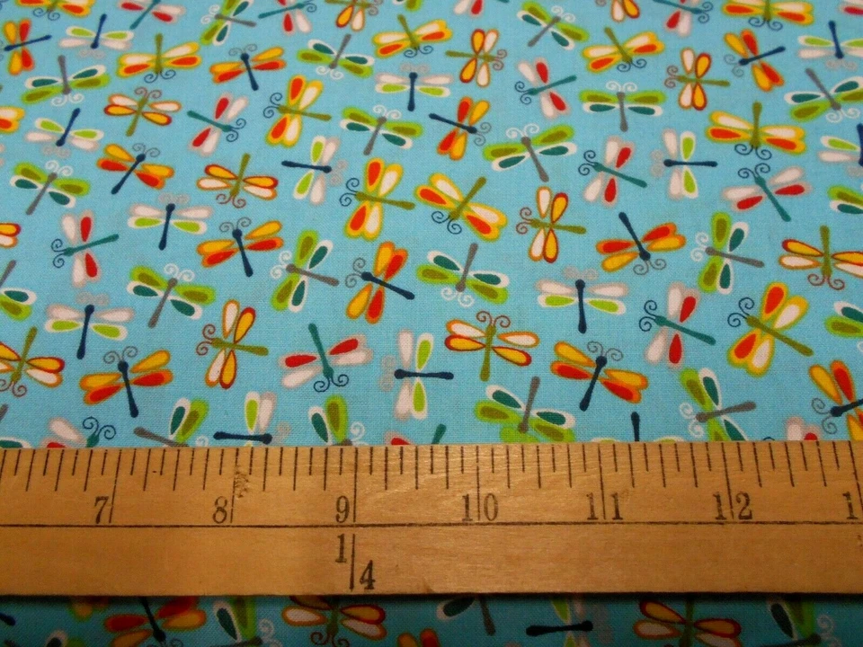 Libélulas de 1 yarda sobre tela azul Foto 1 de 1