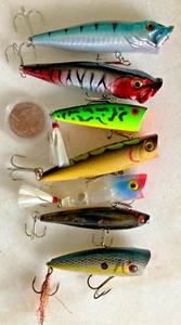 LOT 7 TOPWATER FISHING LURES SURFACE CRANKBAITS REBEL POP’R RATTLES DAWG WALKER - Picture 1 of 7