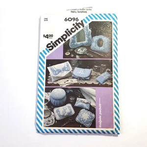 Vintage Simplicity Sewing Pattern Shadow Quilting Accessories 6096 9 Views FF - Picture 1 of 4