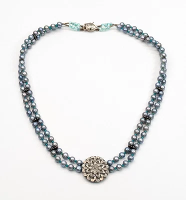 Hecho a mano collar de 20" con colgante de flor de peltre de perlas de agua dulce azul Foto 1 de 4