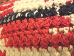 Alfombra de baño, dedos cómodos. Estrellas y rayas, rojo, blanco, azul. Crochet. Hecho a mano. - Imagen 1 de 3
