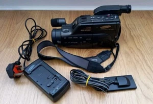 Samsung VP-E807 8MM CCD Video Camcorder - Powers On But FAULTY Spares Repair - Picture 1 of 10