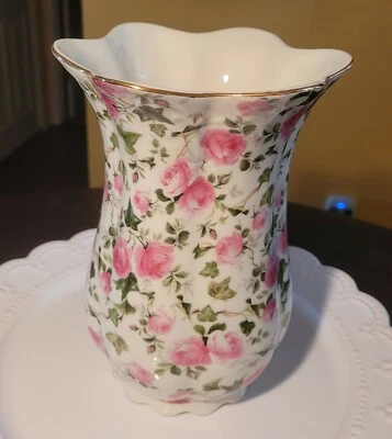 White Floral Rose Vase Gold Gilded Edge 8.5" x 6" Unbranded - Image 1 of 4