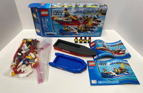 LEGO CITY 60005 TOWN FIRE BOAT 100% Complete w/ Manuals & Box