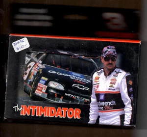 Tarjeta de juego Nascar 2000 Dale Earnhardt Intimidator coleccionable lata 2 mazos - Imagen 1 de 3