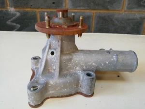 Genuine TOYOTA Water Pump - Picture 1 of 6