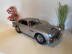 DeAgostini Aston Martin DB5 James Bond 007 1:8 - Bild 1 von 20