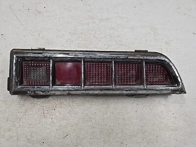 Luz trasera lateral para pasajeros Ford Torino 1970 1971 SAE-TSIAR-70FE RH Foto 1 de 4