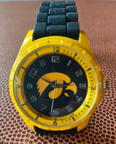 Men's NCAA Iowa Hawkeyes Watch Yellow & Black Face w/ Black Silicone Band Cover