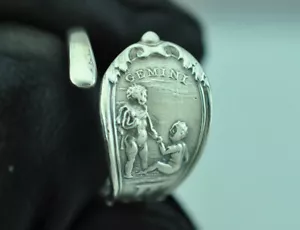 Dainty Beautiful 925 Sterling Silver Gemini Zodiac Birthday Spoon Ring - Picture 1 of 6