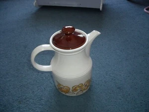TEAPOT COFFEE POT? VINTAGE BILTONS MADE IN ENGLAND TRENDY SUPER CONDITION - Picture 1 of 7