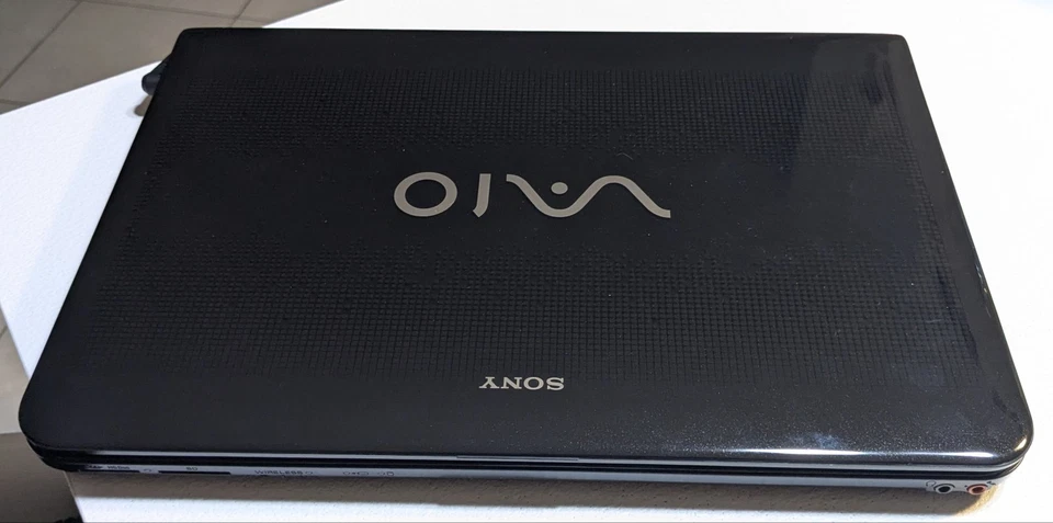 Notebook Sony VAIO i7 M640 - 6GB RAM - Radeon 5650 1GB - 250GB HD - Immagine 1 di 4