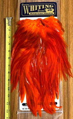 Sillín Whiting American Rooster, blanco teñido naranja, atado moscas Foto 1 de 2