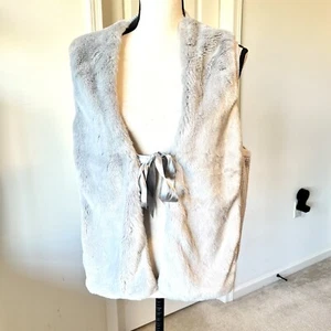 LANDS’ END Faux Fur and Wool Blend Sweater Vest—SZ. L (14-16) - Picture 1 of 11