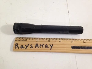 Maglite Mini Flashlight Black Mag-Lite Mag Light AA Battery Works! - Picture 1 of 5